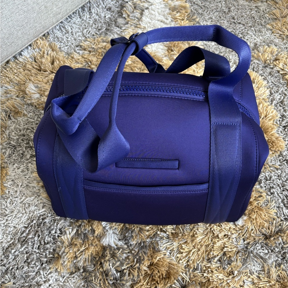 Dagne Dover-MEDIUM LANDON NEOPRENE CARRYALL BAG, Storm Color. NWOT. - Picture 3 of 9